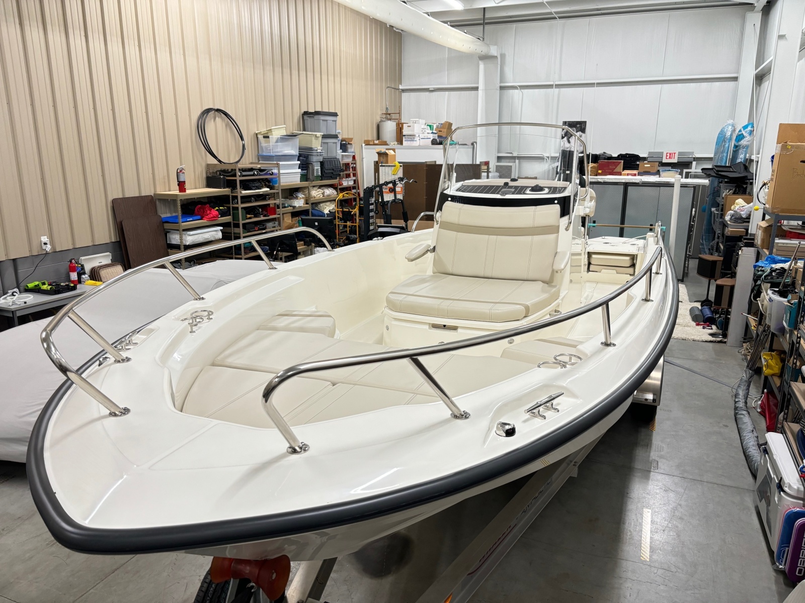 25' 2024 Boston Whaler 250 Dauntless