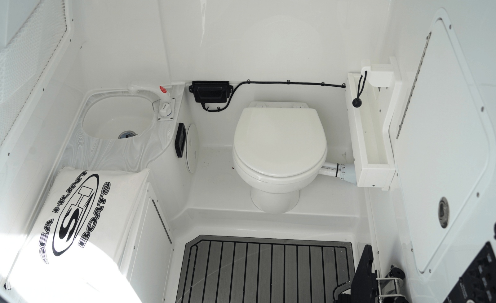 28ft Sea Hunt Yacht For Sale