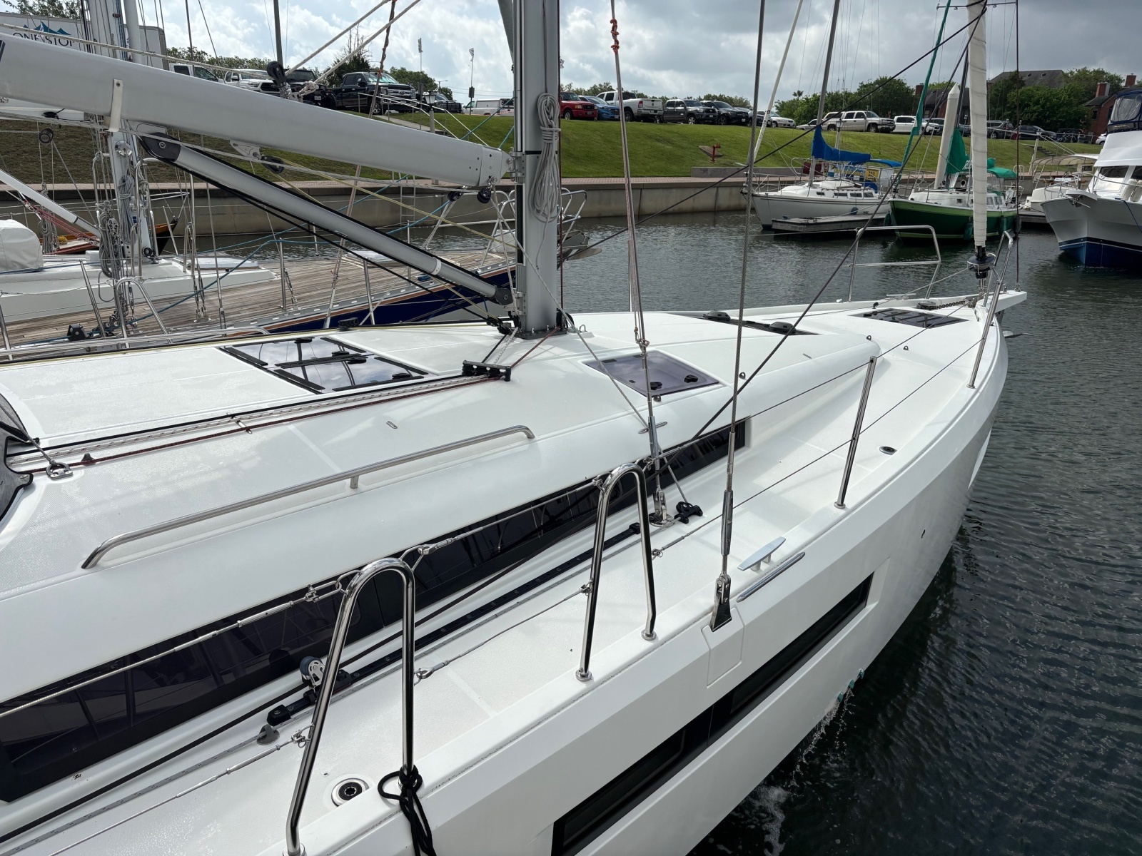 CAVU 44ft Jeanneau Yacht For Sale