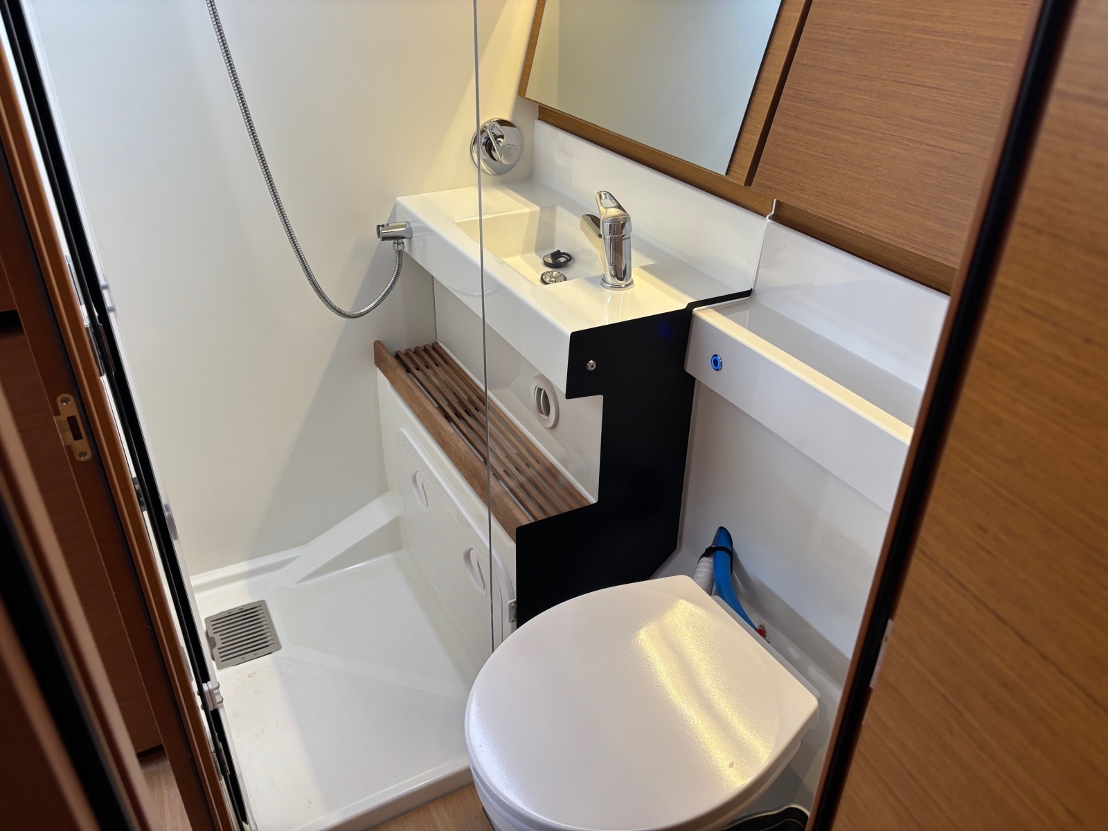 CAVU 44ft Jeanneau Yacht For Sale
