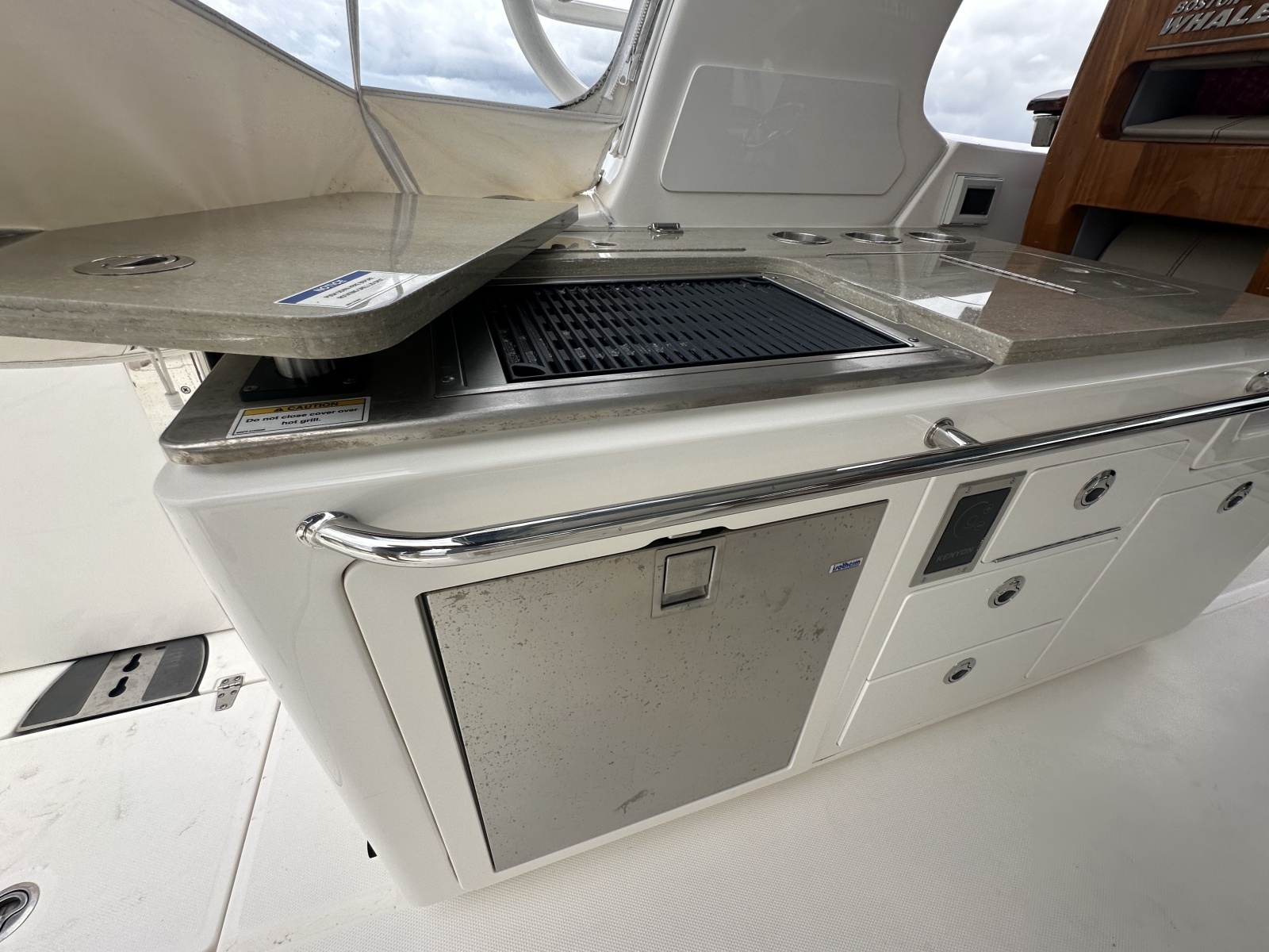 2024 Boston Whaler 380 Realm