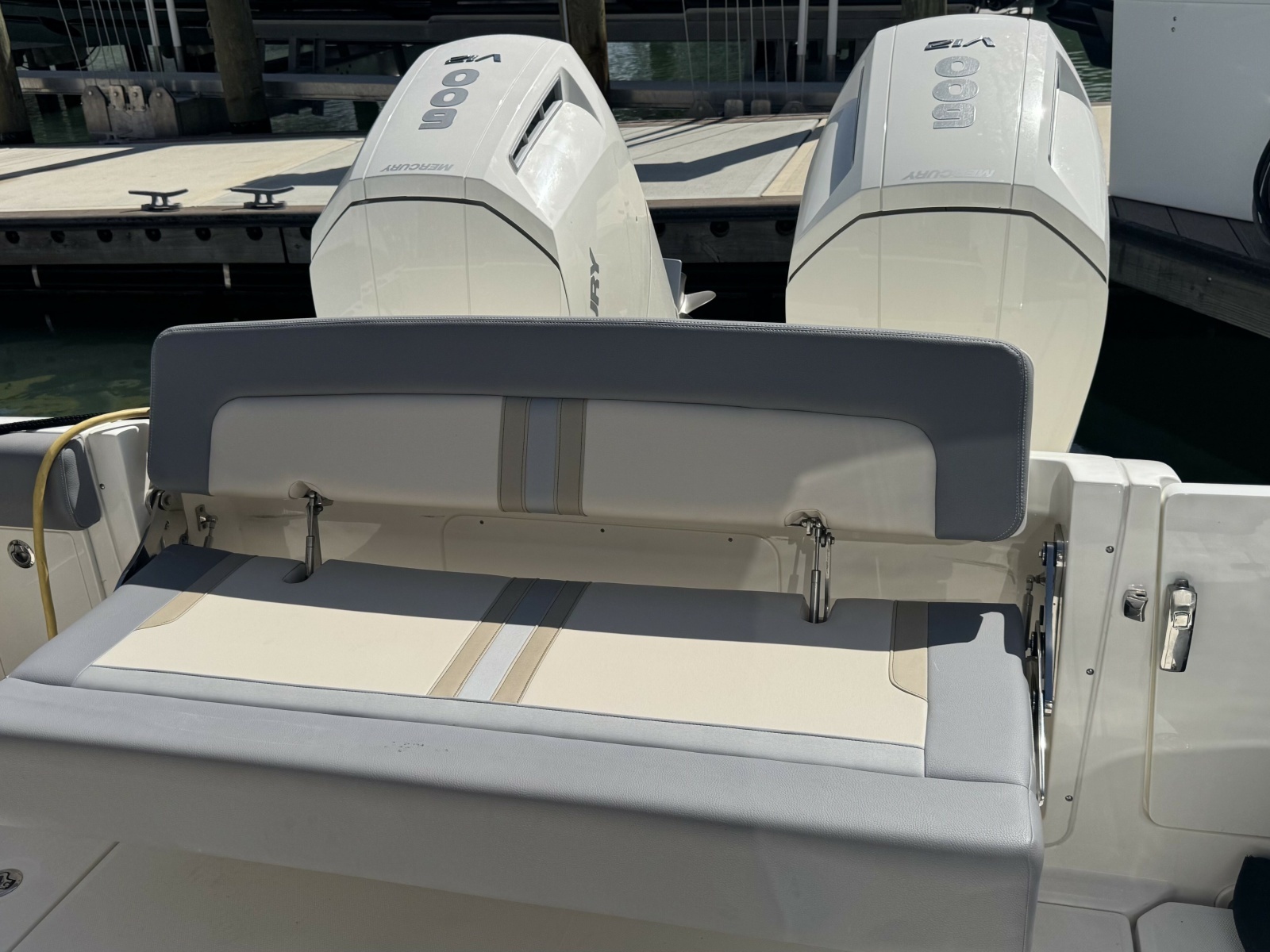 2024 Boston Whaler 380 Realm