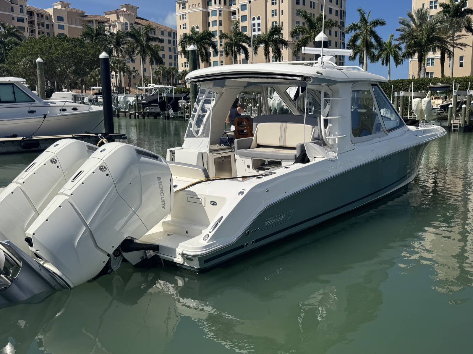 2024 Boston Whaler 380 Realm