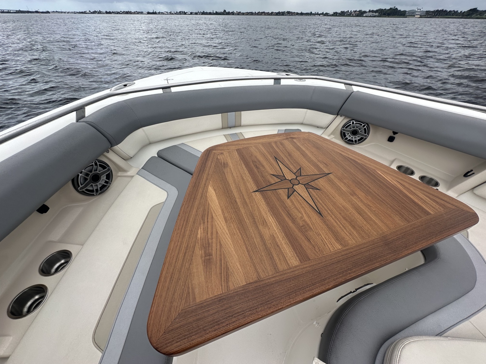 2024 Boston Whaler 380 Realm