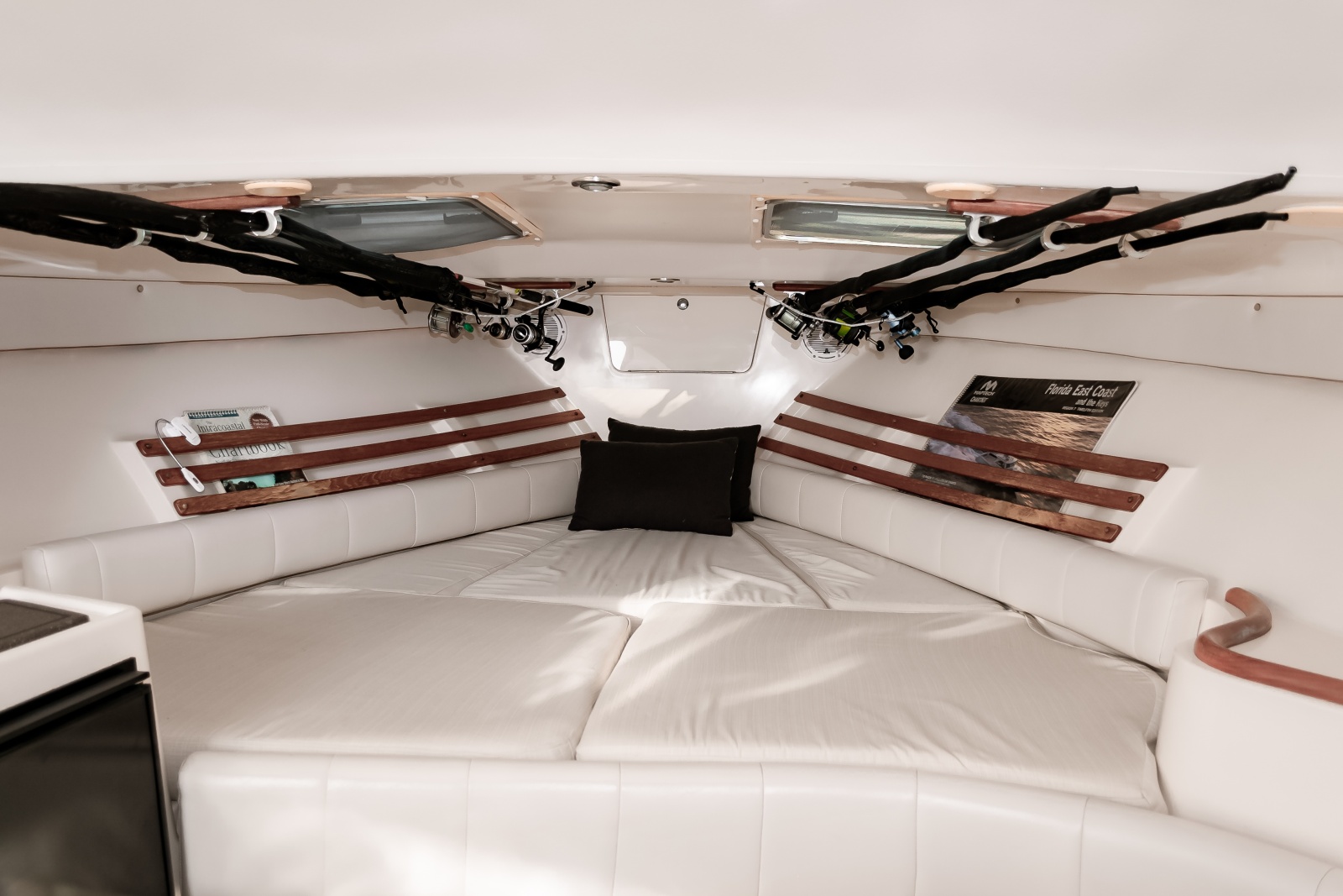 33' 2003 Grady-White 