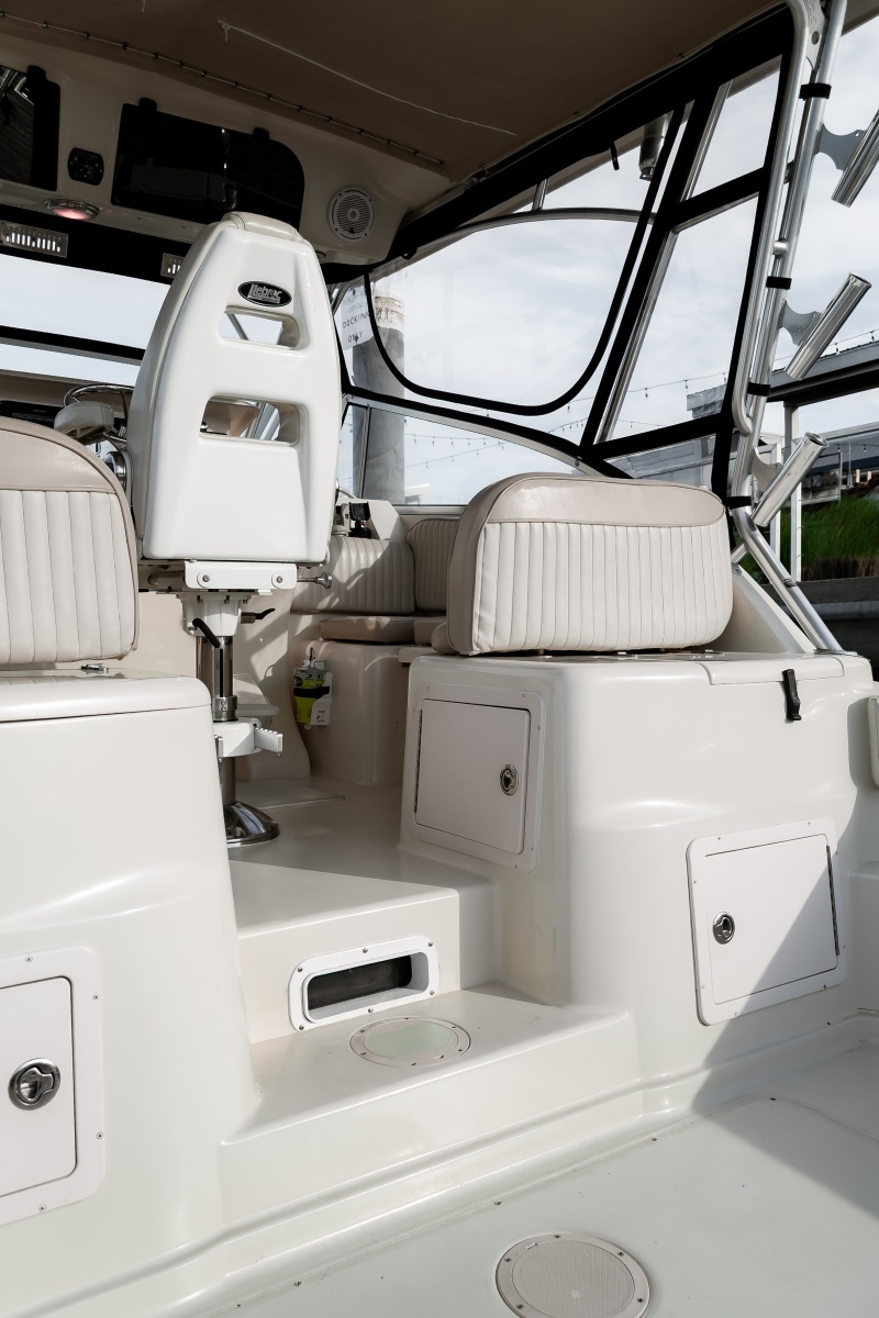 33ft Grady White Yacht For Sale