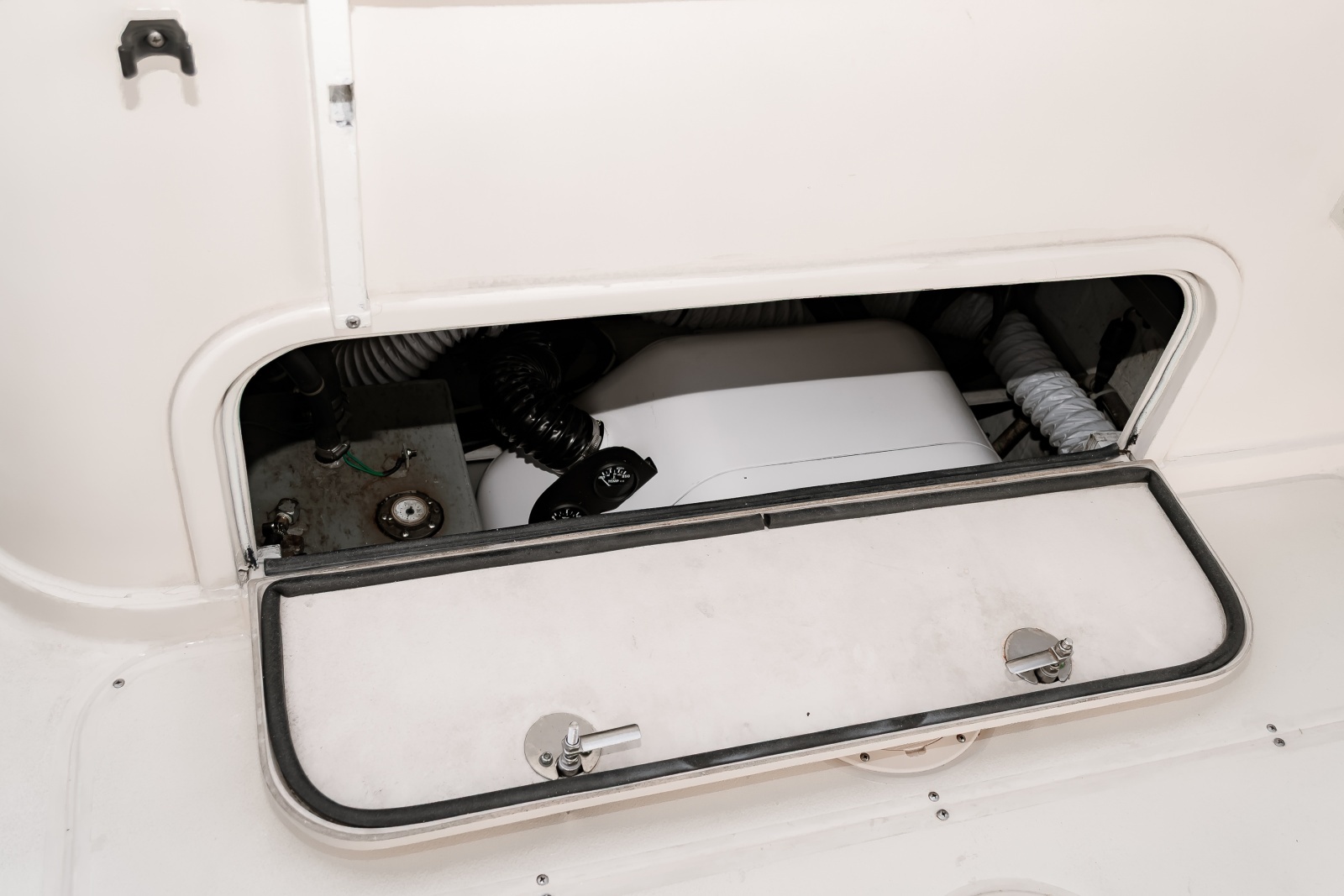 33ft Grady White Yacht For Sale