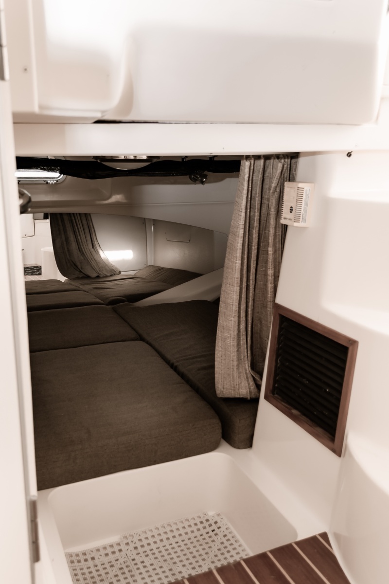 33ft Grady White Yacht For Sale