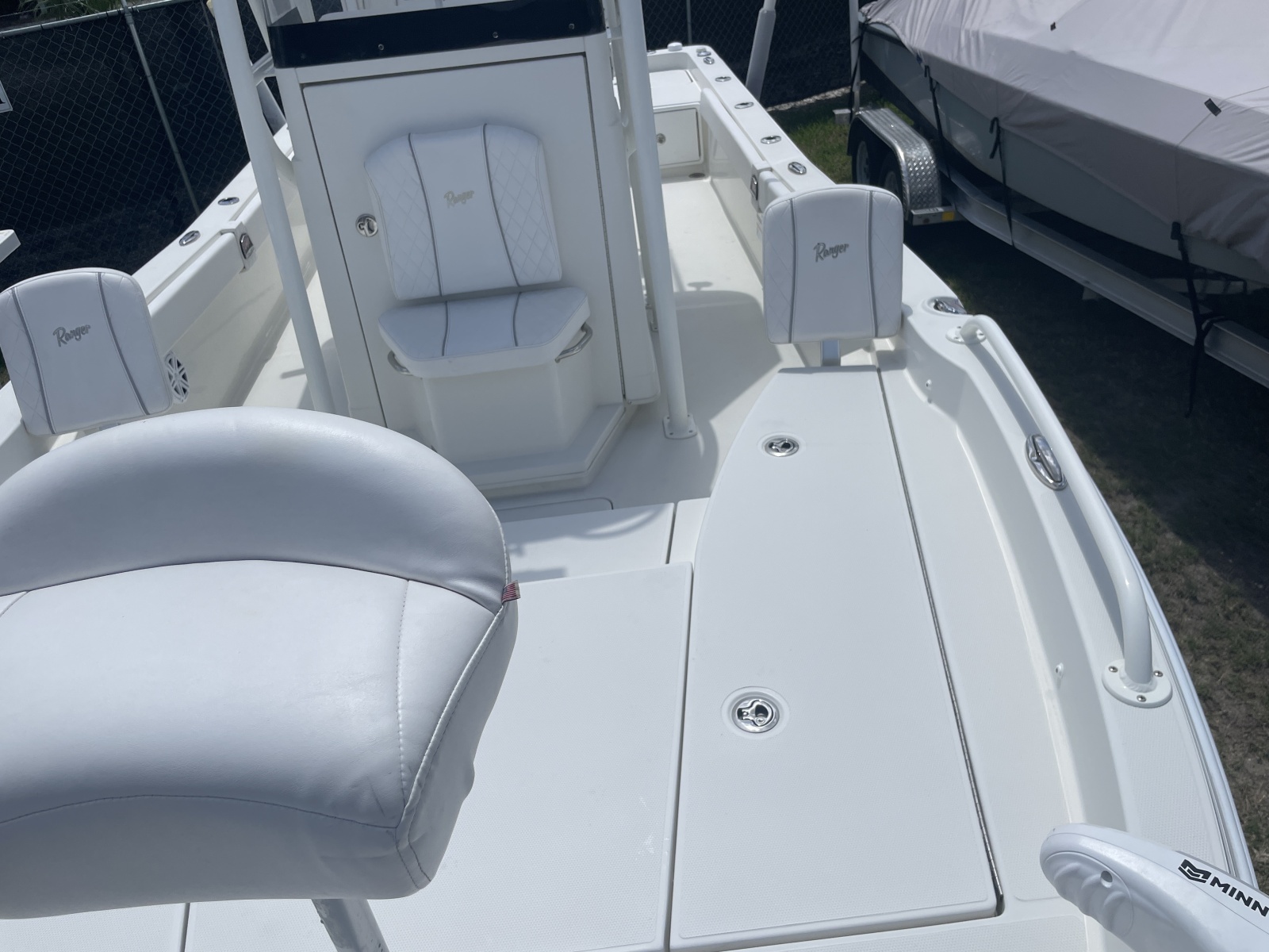 25' 2022 Ranger 2510 Bay