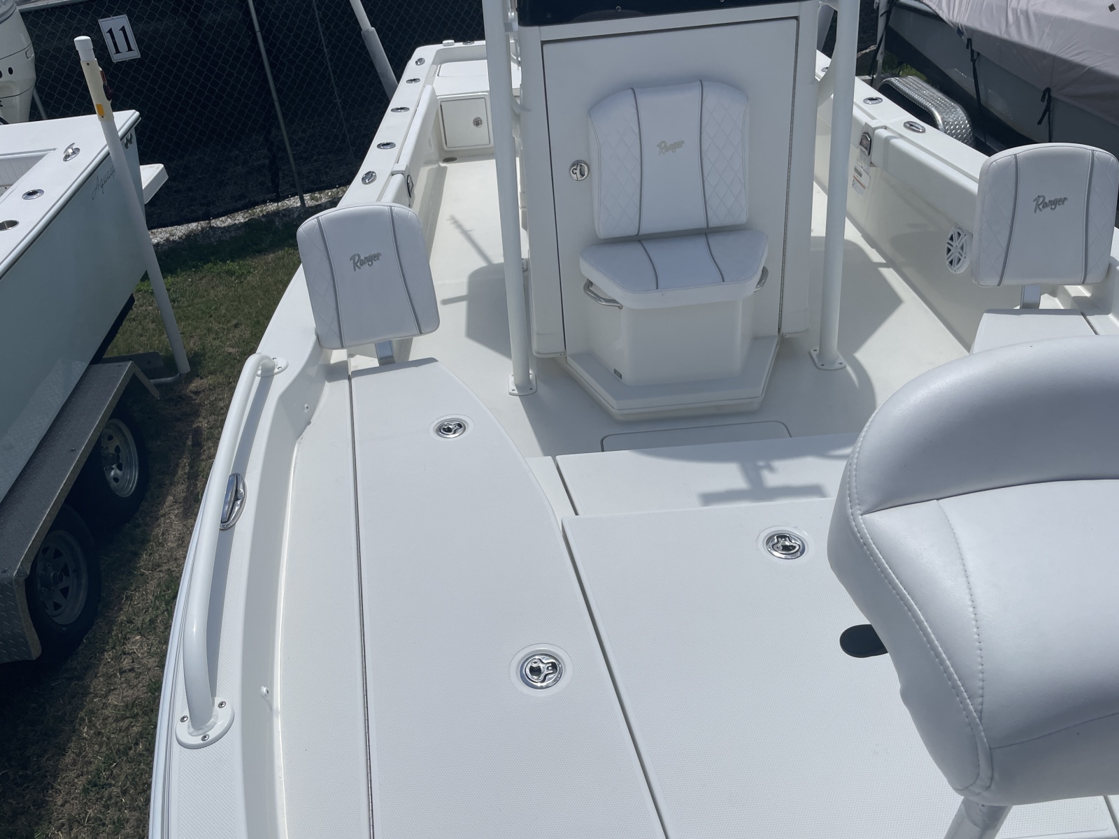 25' 2022 Ranger 2510 Bay