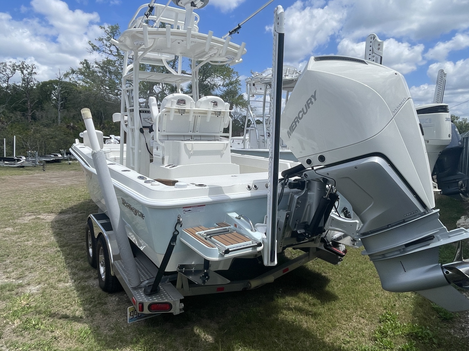 25' 2022 Ranger 2510 Bay