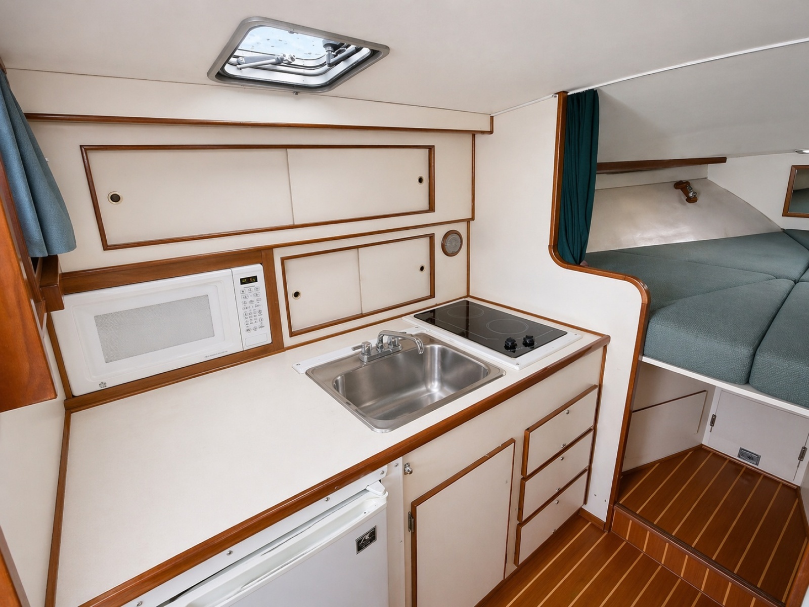 Julizzy 34ft Atlantic Yacht For Sale