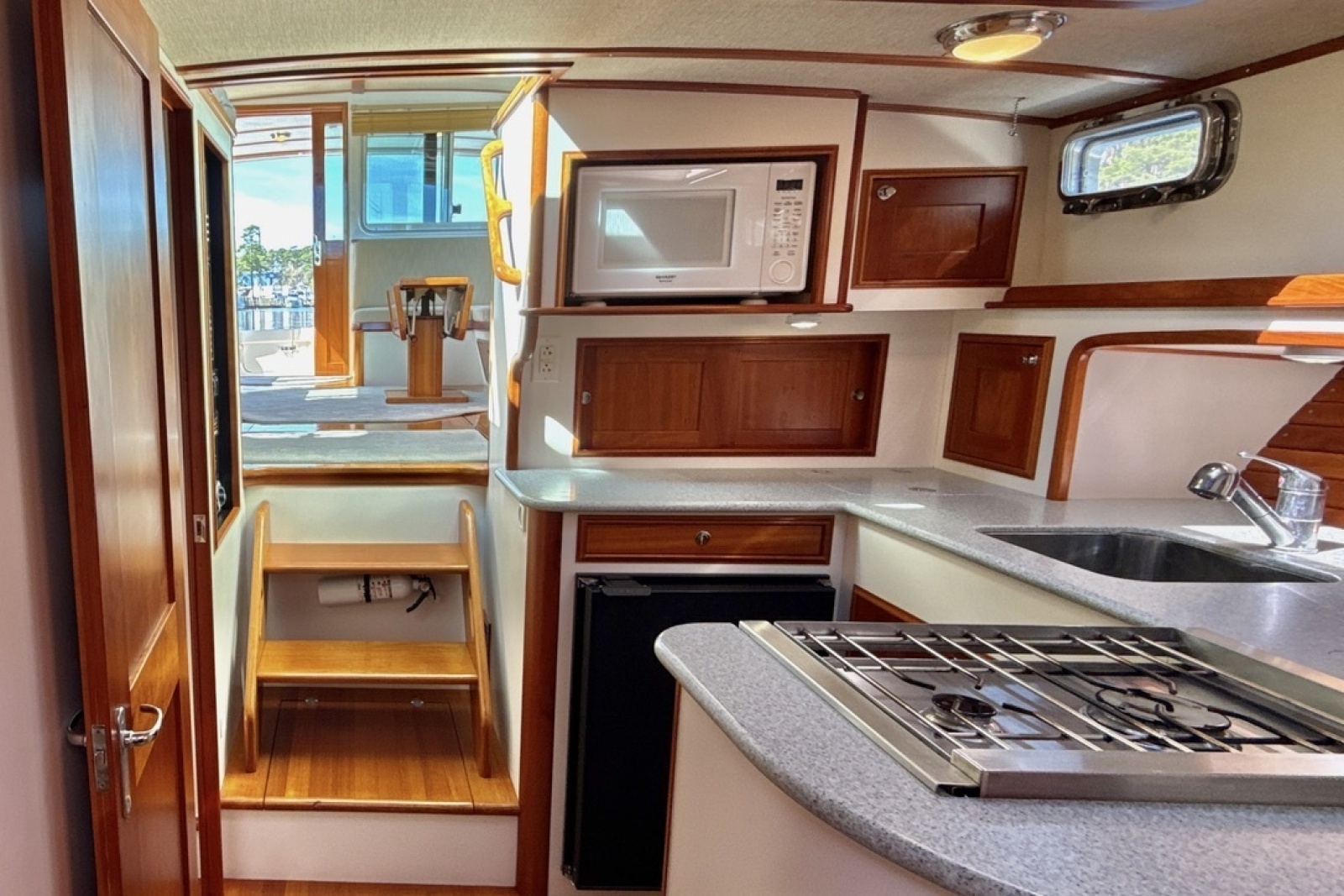 37' 2007 Duffy Atlantic 37