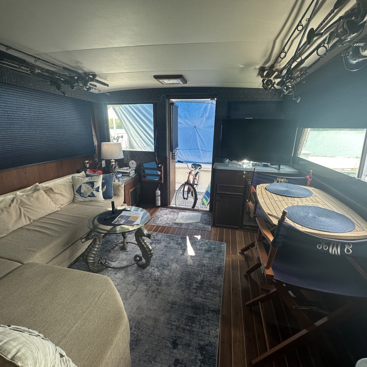 43' 1981 Hatteras 43 Convertible