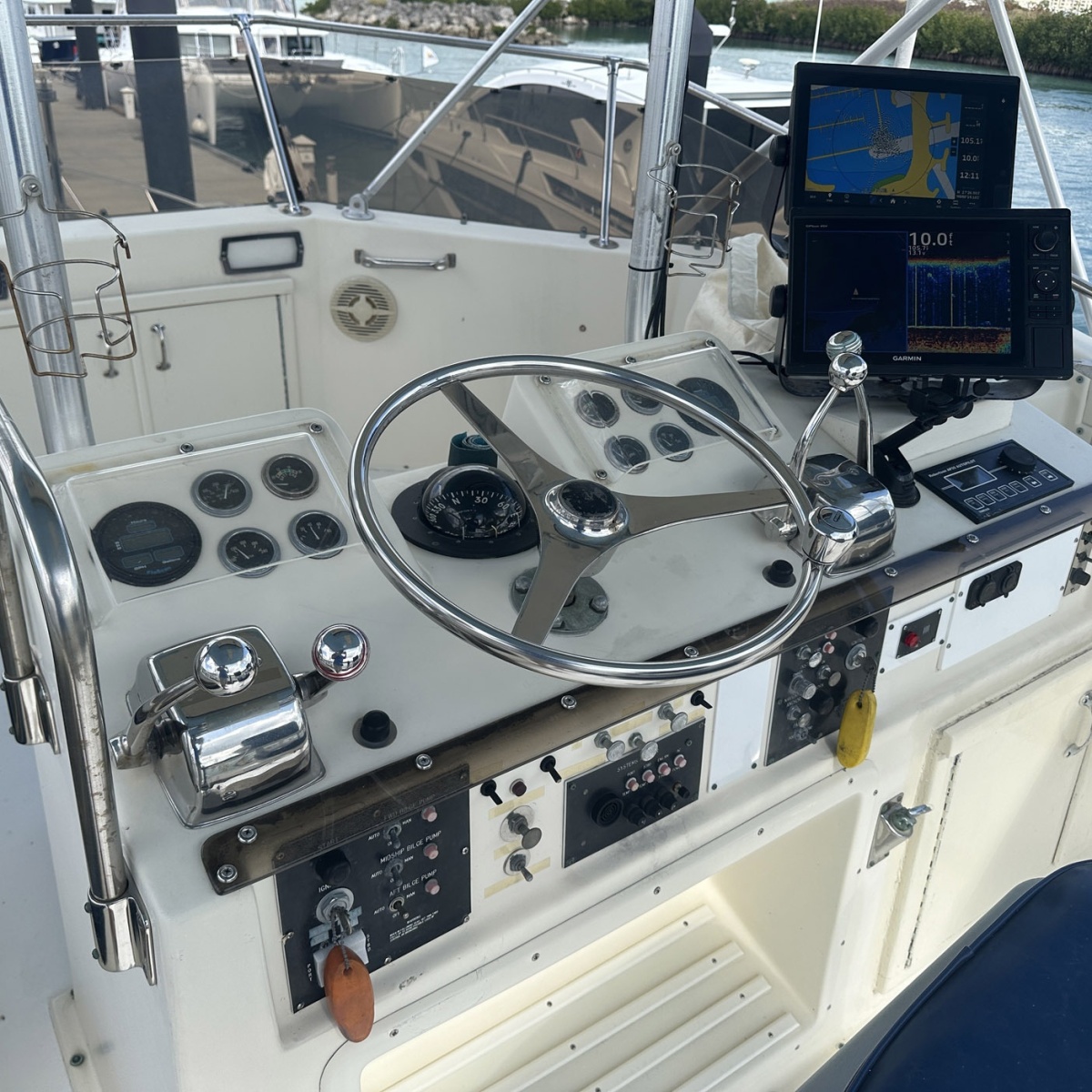 43' 1981 Hatteras 43 Convertible