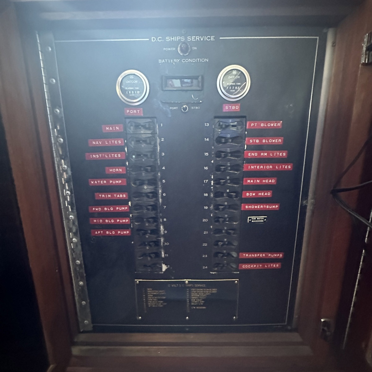 43' 1981 Hatteras 43 Convertible