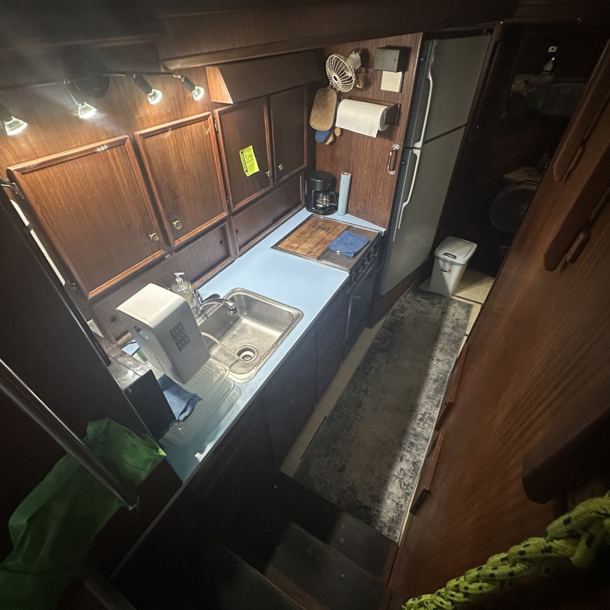 Bugsy 43ft Hatteras Yacht For Sale