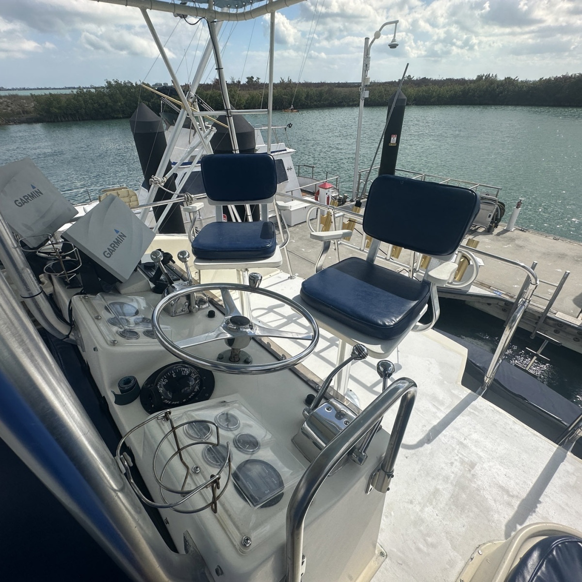 Bugsy 43ft Hatteras Yacht For Sale