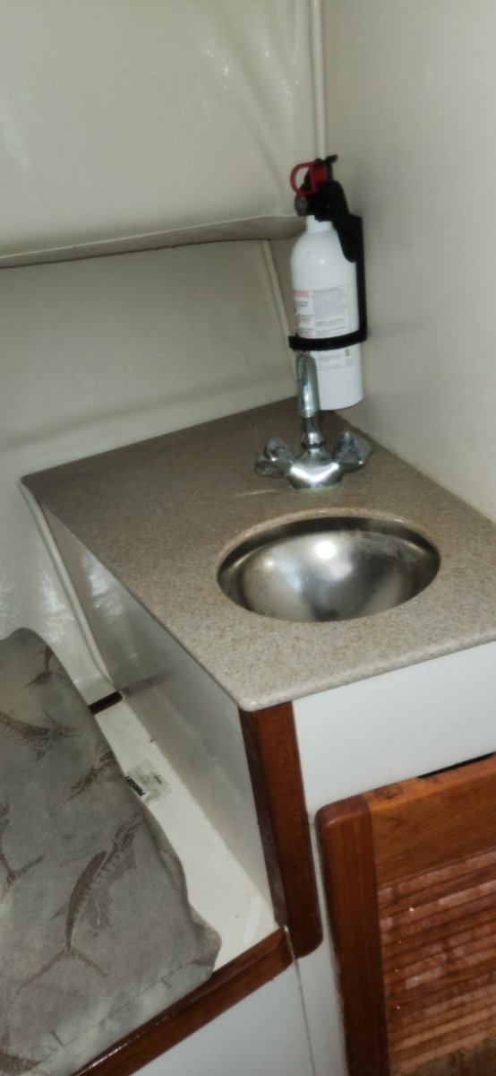 Broadcast 32ft Pursuit Yacht For Sale