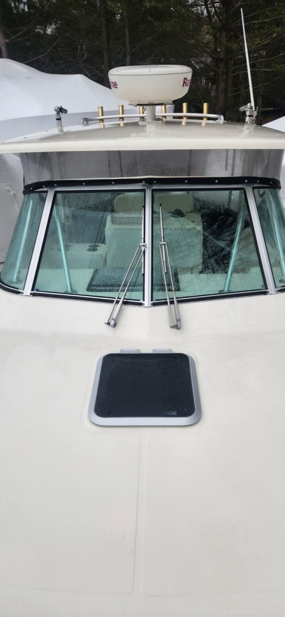 Broadcast 32ft Pursuit Yacht For Sale