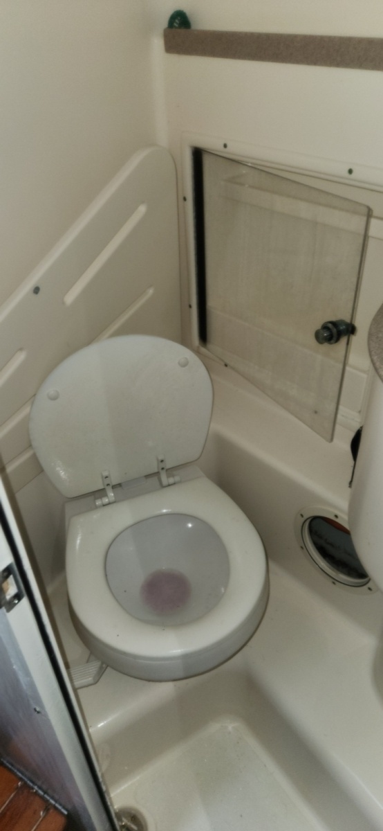 Broadcast 32ft Pursuit Yacht For Sale