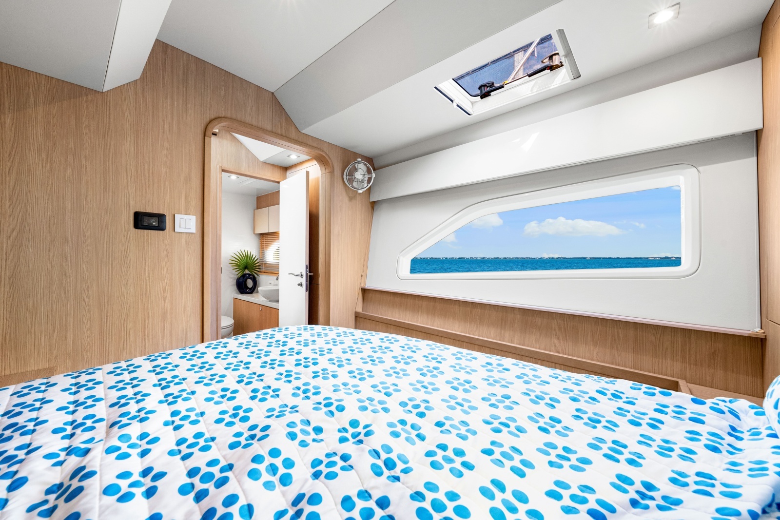 2021 44 Aquila MY Memories Not Dreams Master Stateroom 