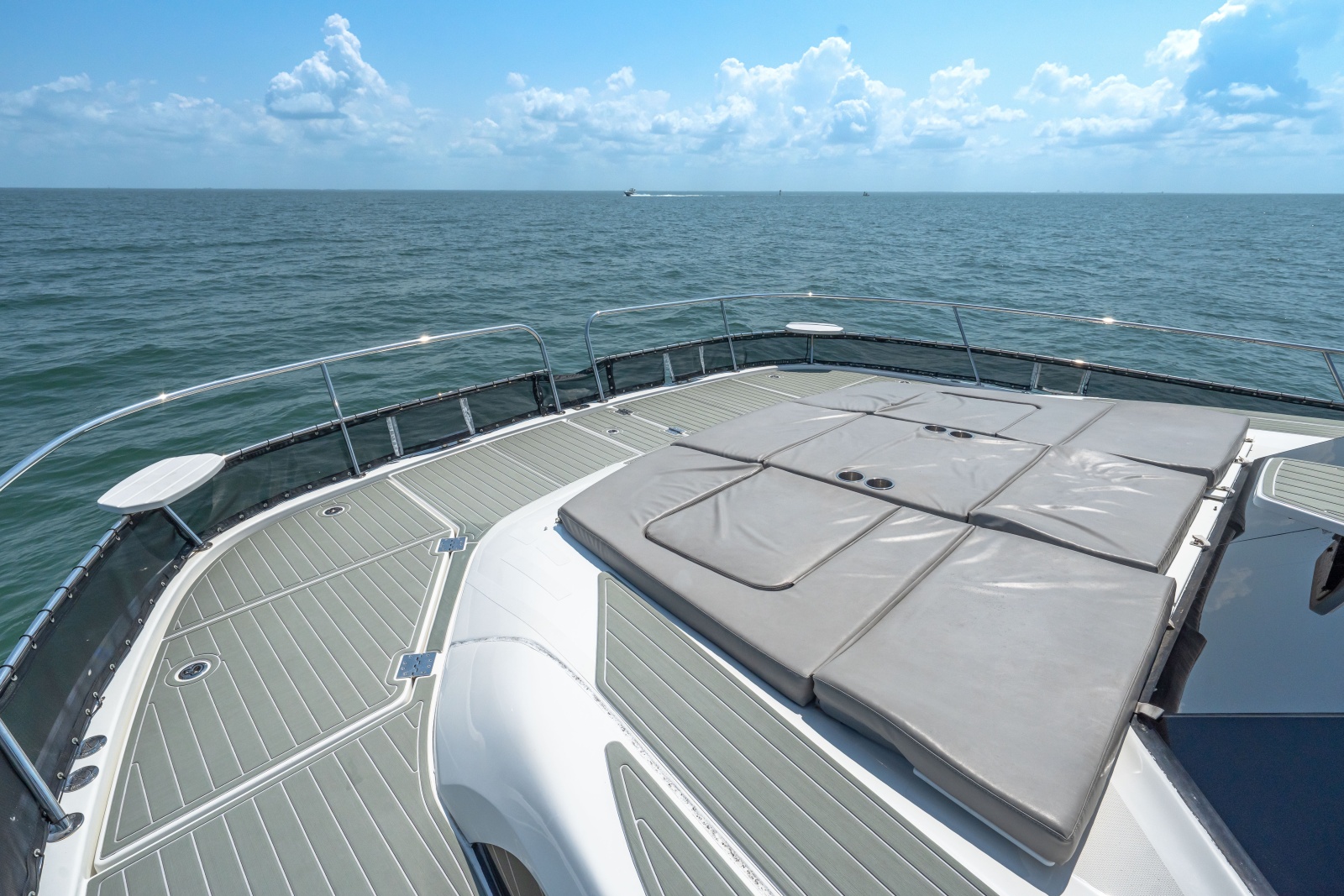 2021 44 Aquila MY Memories Not Dreams Exterior