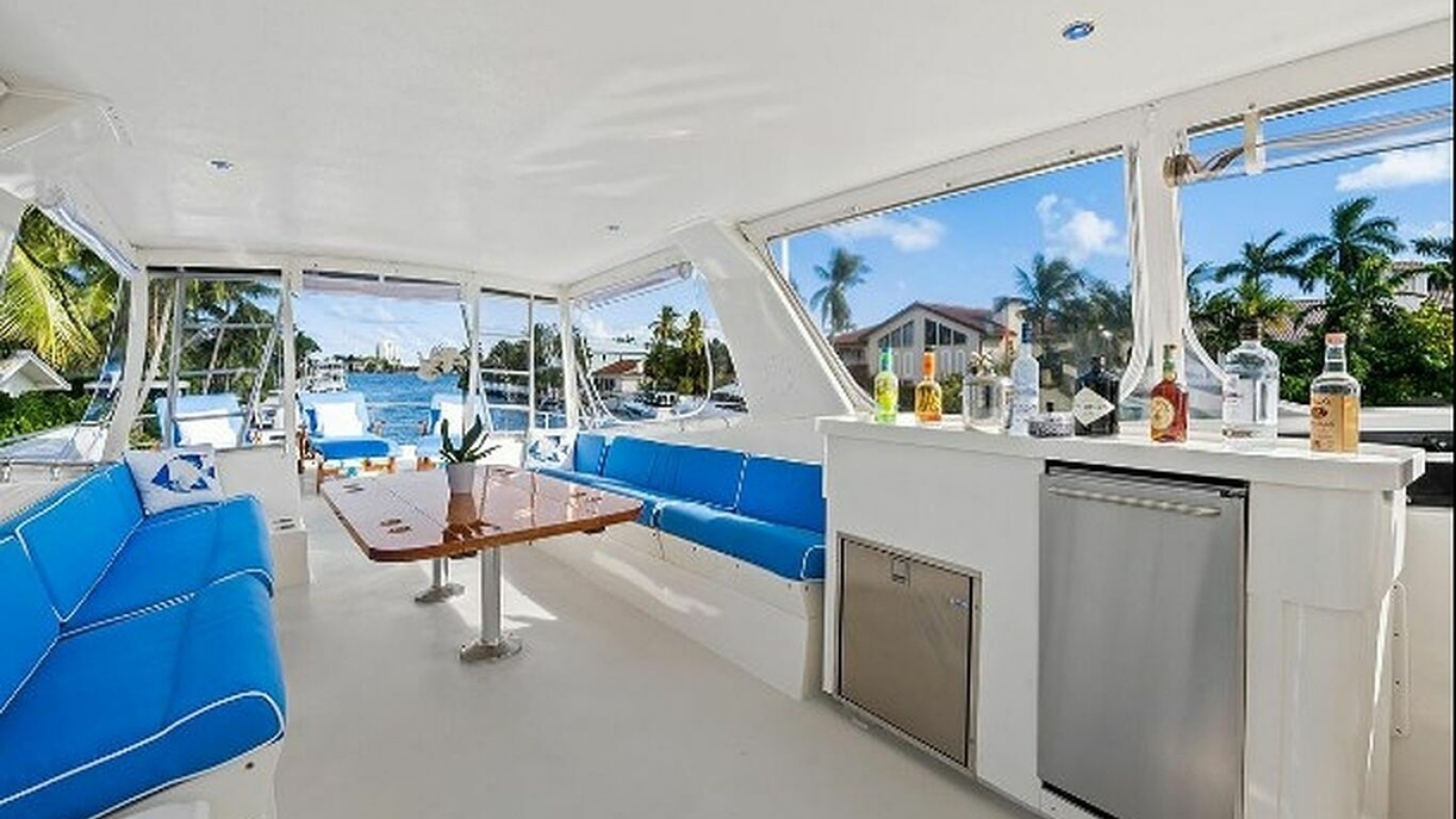 TOP GUN 70ft Hatteras Yacht For Sale