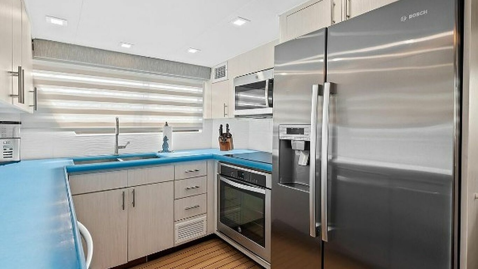 70' 1989 Hatteras Motor Yacht