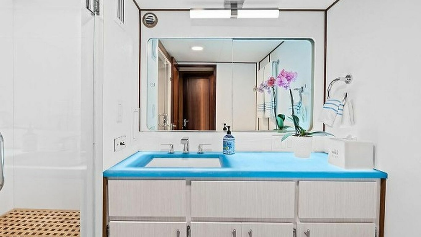 70' 1989 Hatteras Motor Yacht