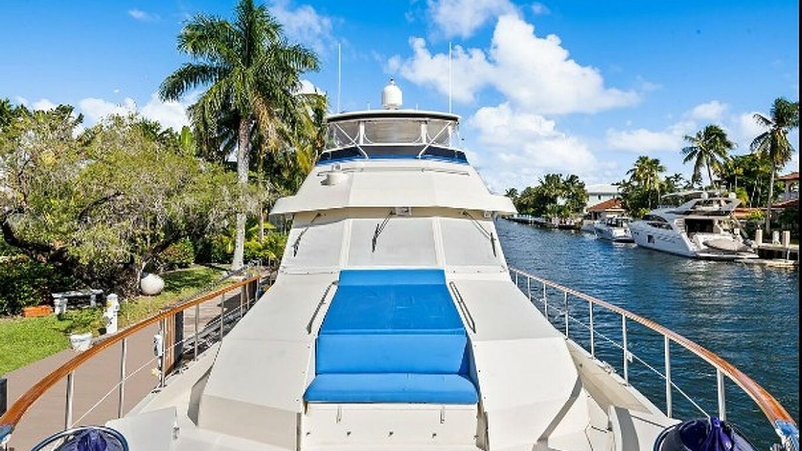 70' 1989 Hatteras Motor Yacht