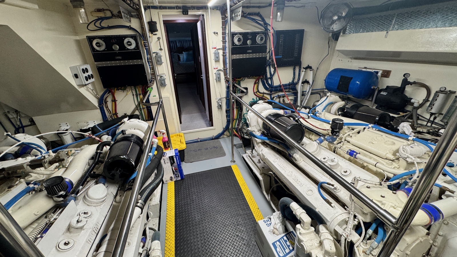 70' 1989 Hatteras Motor Yacht