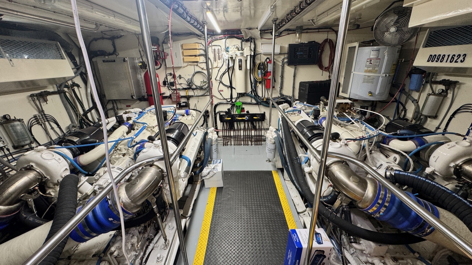 TOP GUN 70ft Hatteras Yacht For Sale