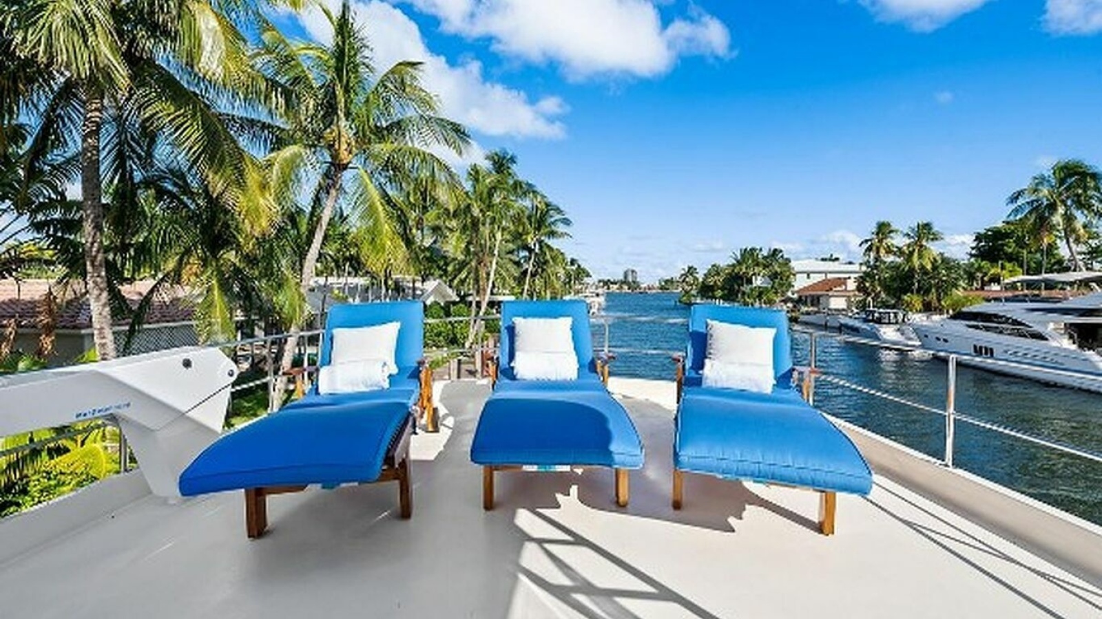 70' 1989 Hatteras Motor Yacht