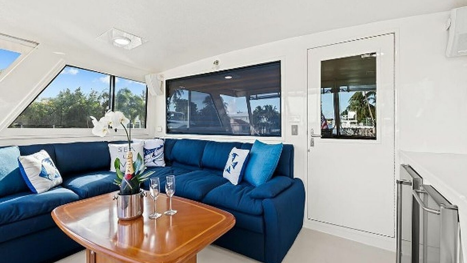 TOP GUN 70ft Hatteras Yacht For Sale