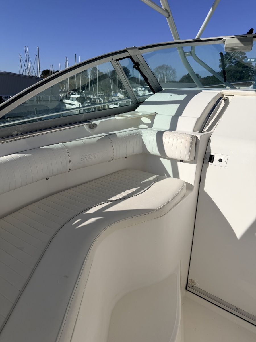 26ft Boston Whaler Yacht For Sale