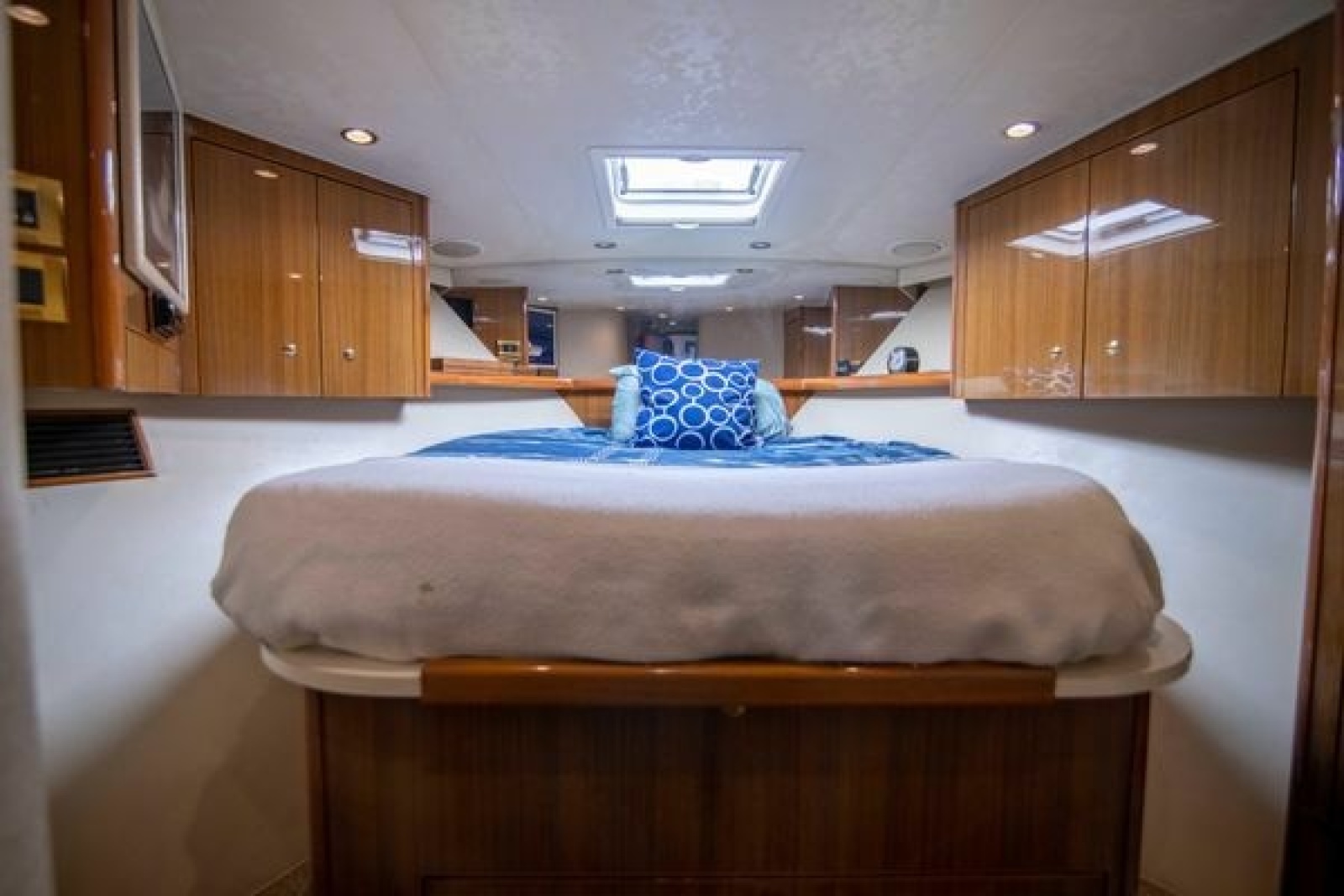 52' 2007 Viking 52 Convertible