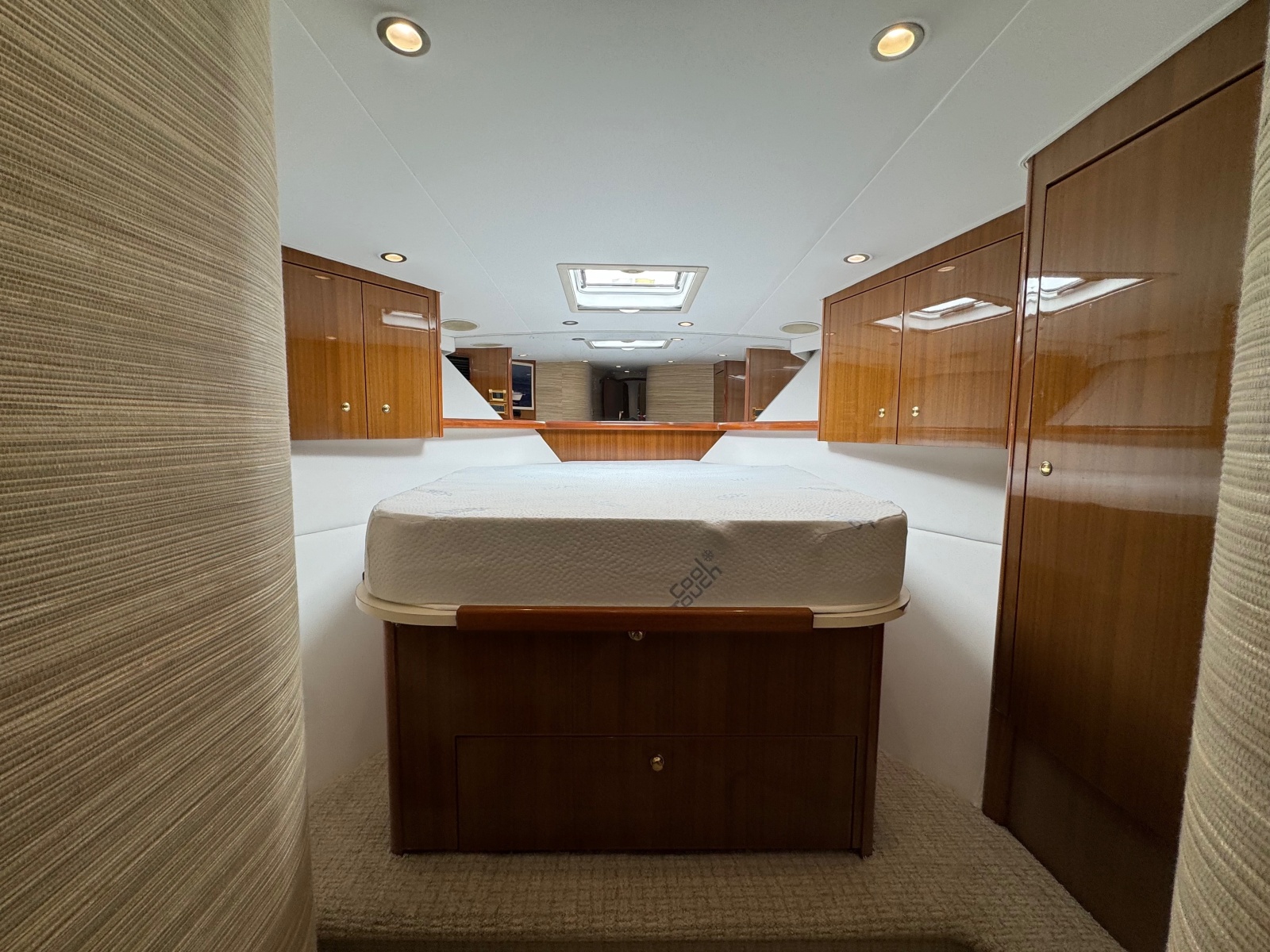 52' 2007 Viking 52 Convertible