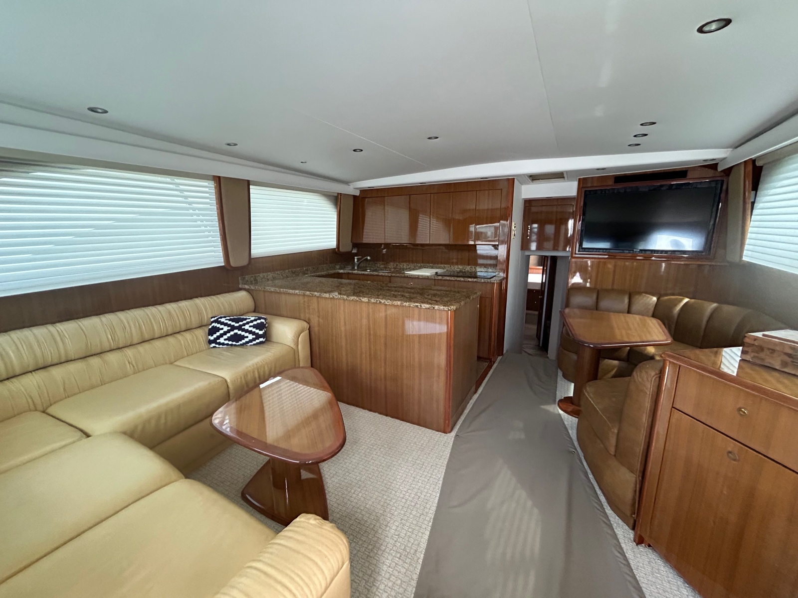 52' 2007 Viking 52 Convertible