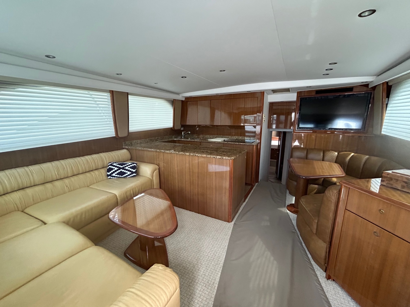 2007 Viking 52 Convertible