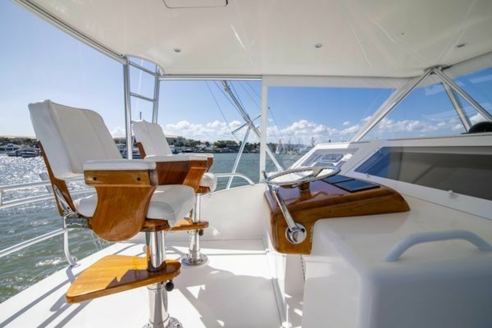 2007 Viking 52 Convertible