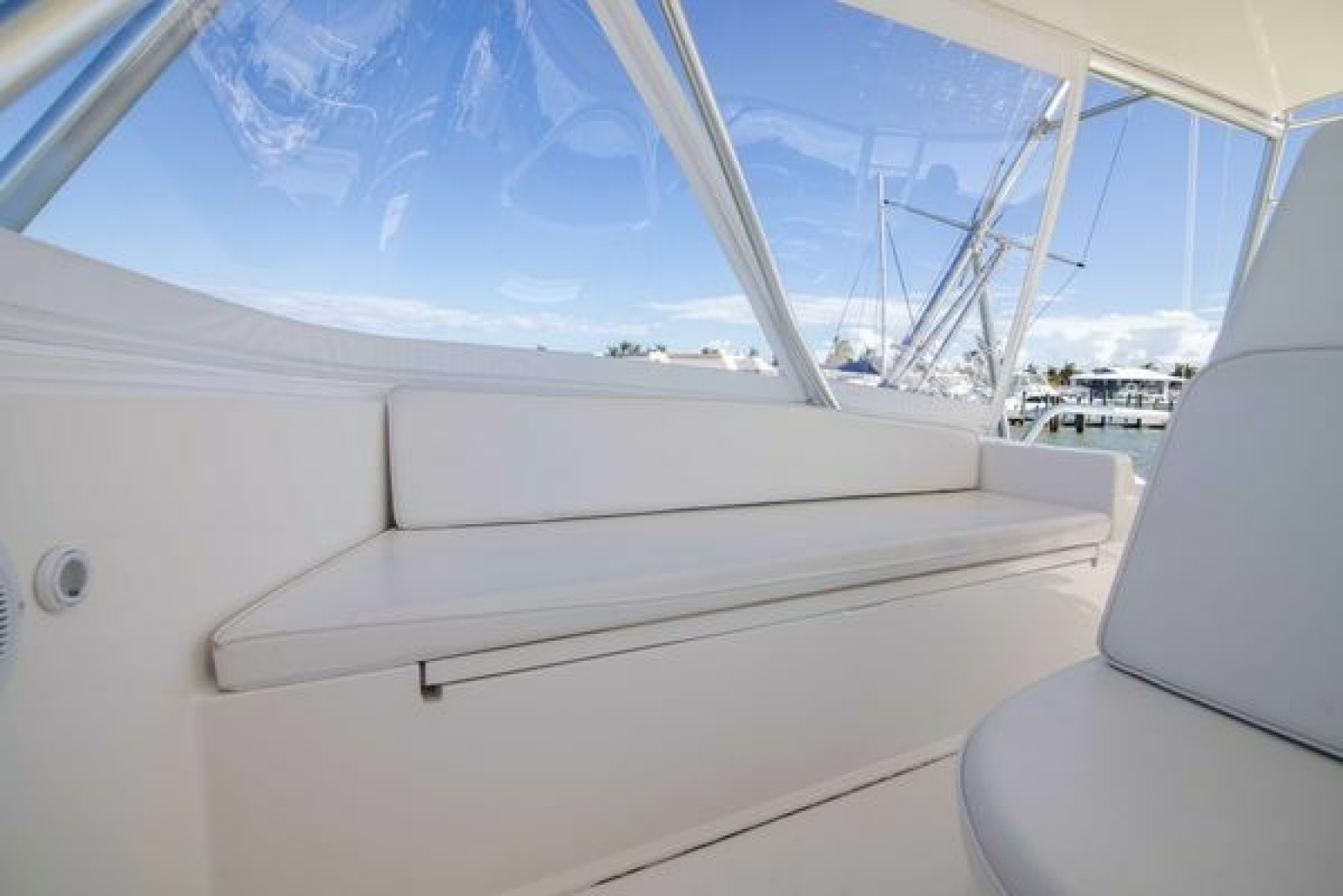 52' 2007 Viking 52 Convertible