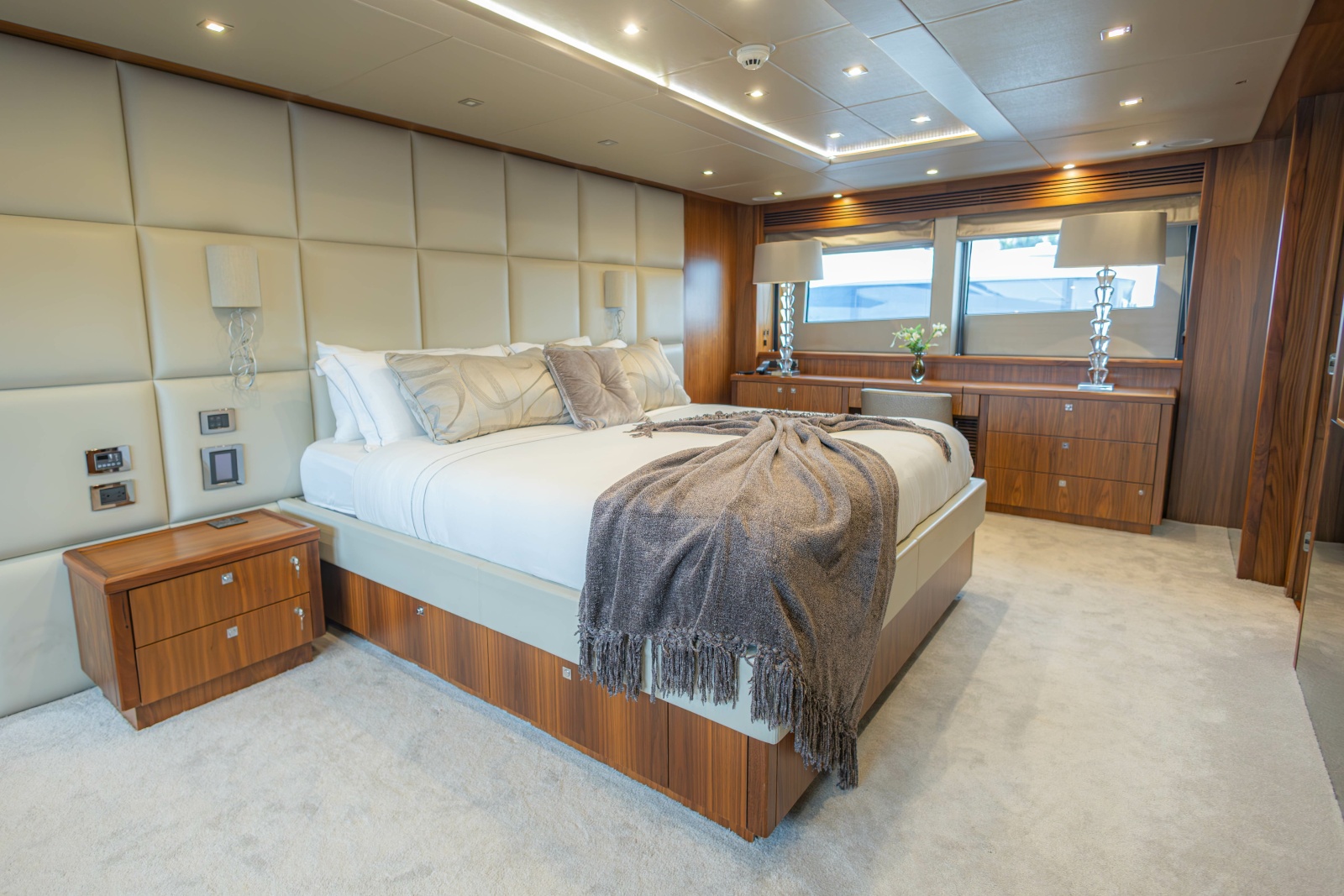 2014 Sunseeker 131