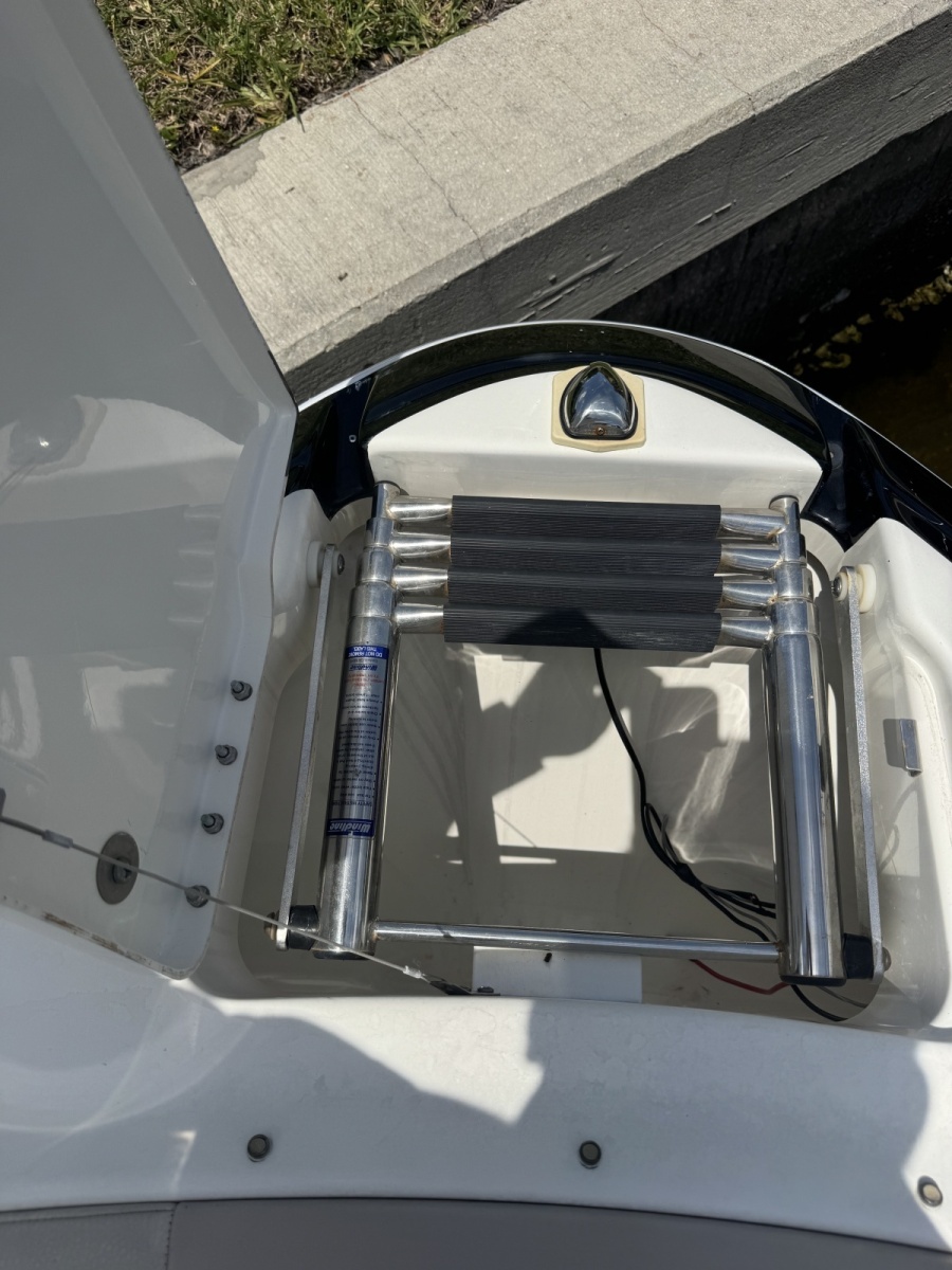 24' 2014 Formula Bowrider