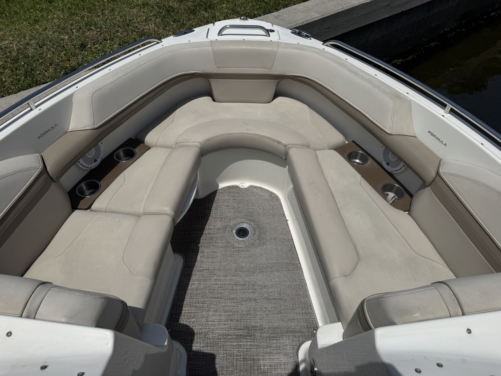 24' 2014 Formula Bowrider