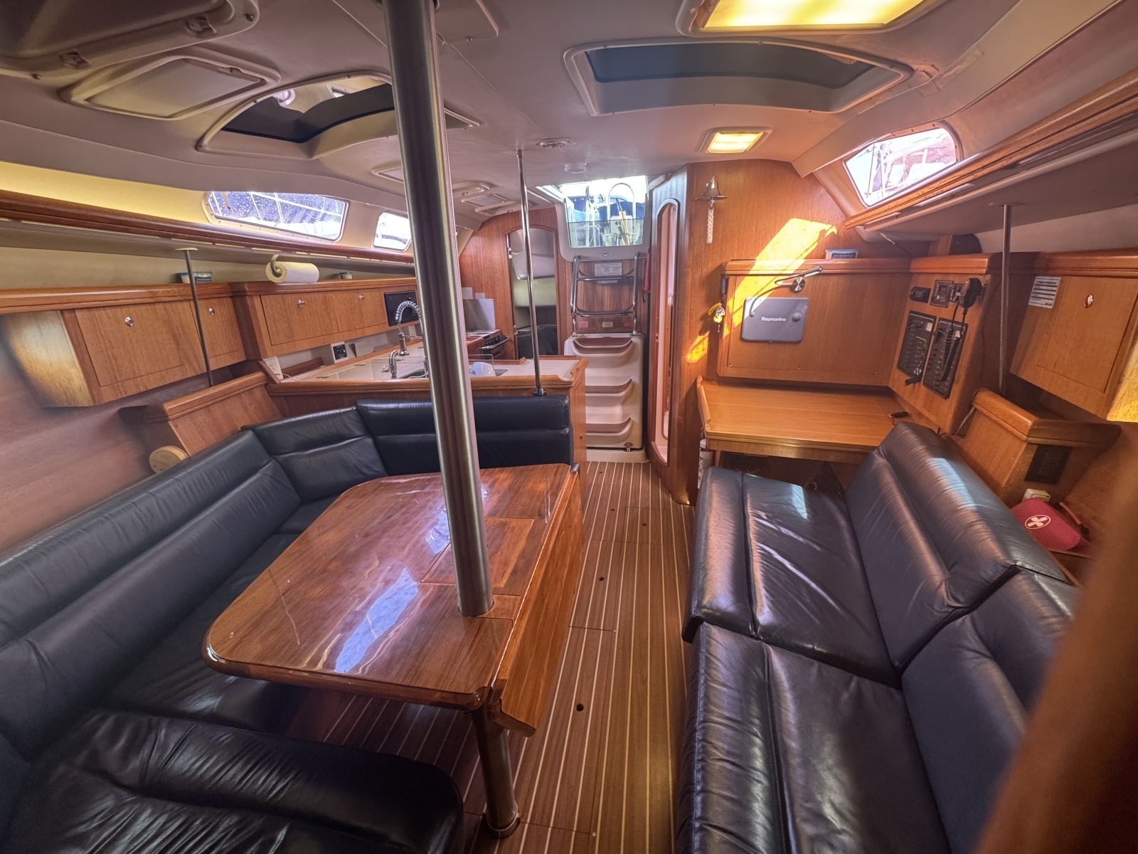 38ft Hunter Yacht For Sale