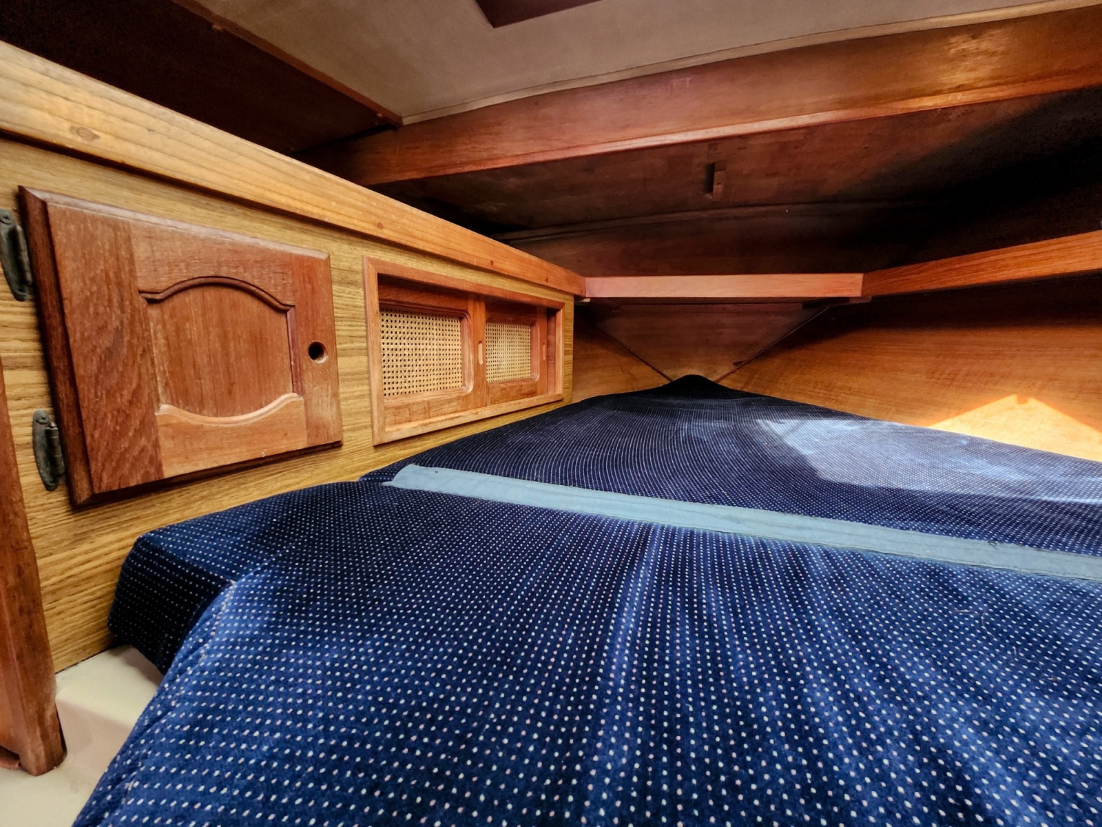 32' 1988 Gulf Pilothouse 32