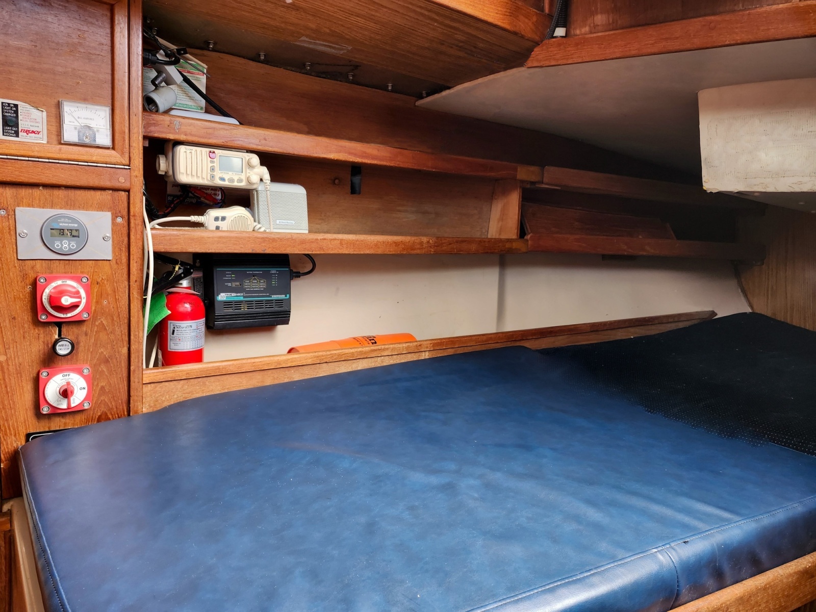 1988 Gulf Pilothouse 32