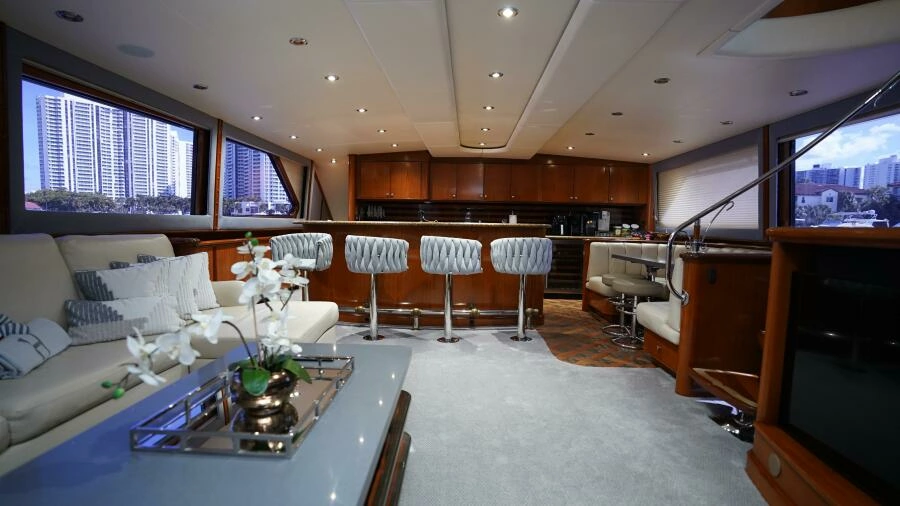 2005 Sea Force IX Enclosed Flybridge