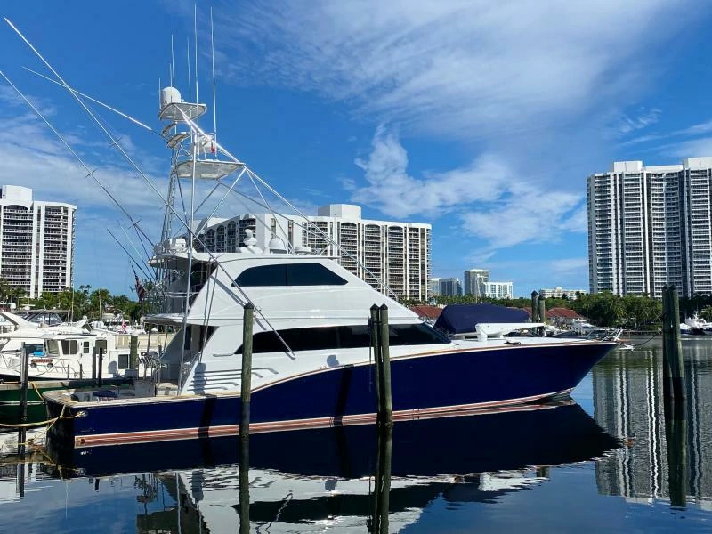 2005 Sea Force IX Enclosed Flybridge